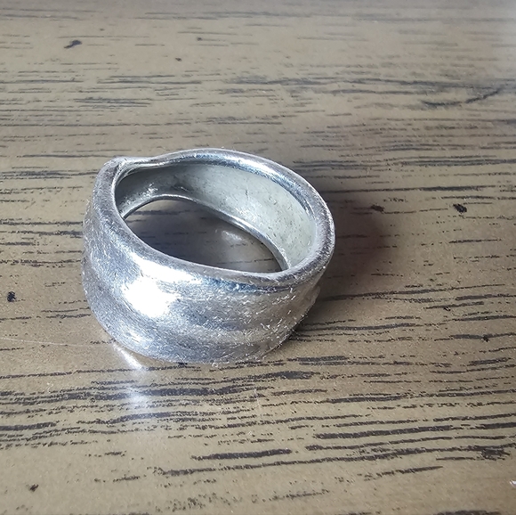 Tiffany & Co. Vintage Leaf Ring - Picture 6 of 9